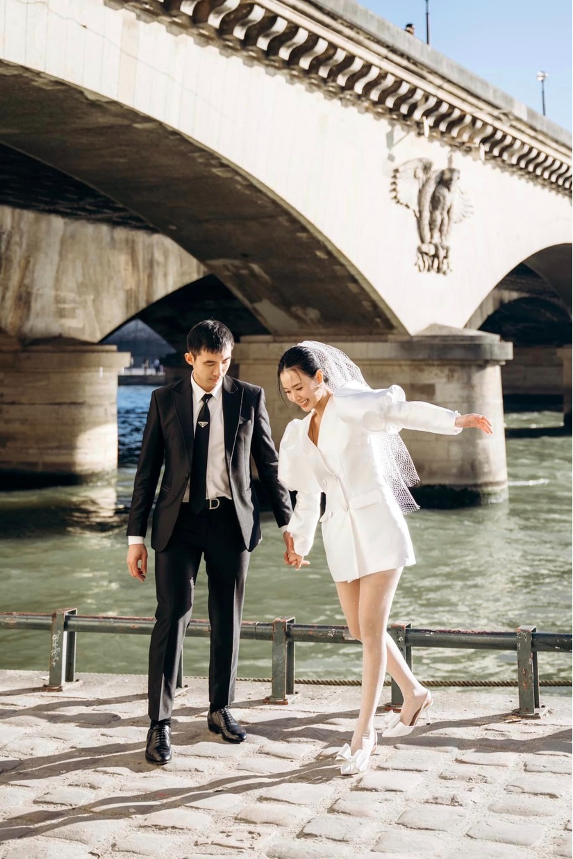 Midu lần đầu công khai mặt chú rể, tiết lộ điều đặc biệt về chồng kém tuổi