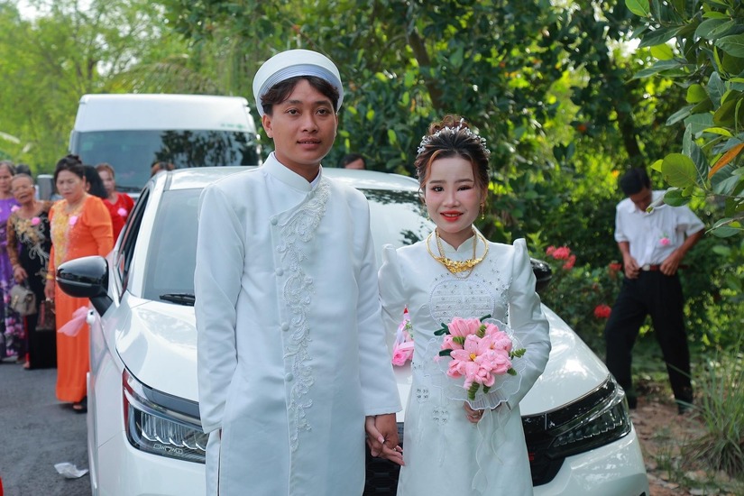 Bị ong đốt trước giờ rước dâu, cô gái miền Tây có bộ ảnh cưới để đời