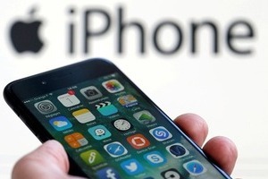 Apple ngừng sửa chữa iPhone và Apple Watch miễn phí nếu có vết nứt nhỏ trên màn hình