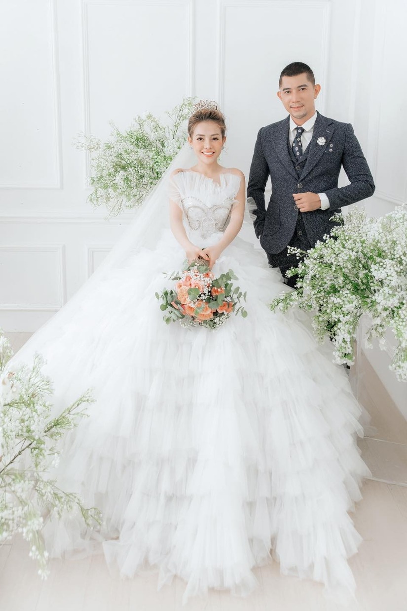 Lương Bằng Quang và Ngân 98 chính thức kết hôn