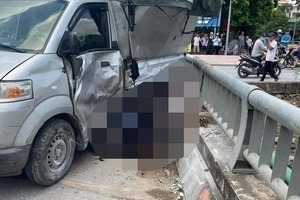Ô tô tải va chạm xe máy khiến 4 người tử vong tại Hoài Đức, Hà Nội