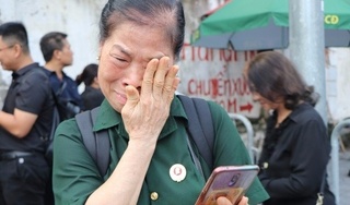 Đi từ 3h sáng chờ viếng, người dân bật khóc khi nhắc đến Tổng Bí thư Nguyễn Phú Trọng