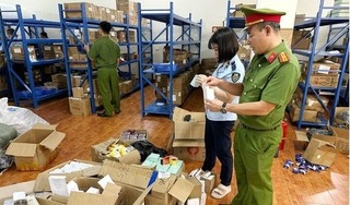 Liên tục phát hiện nhiều kho hàng lậu, không rõ xuất xứ