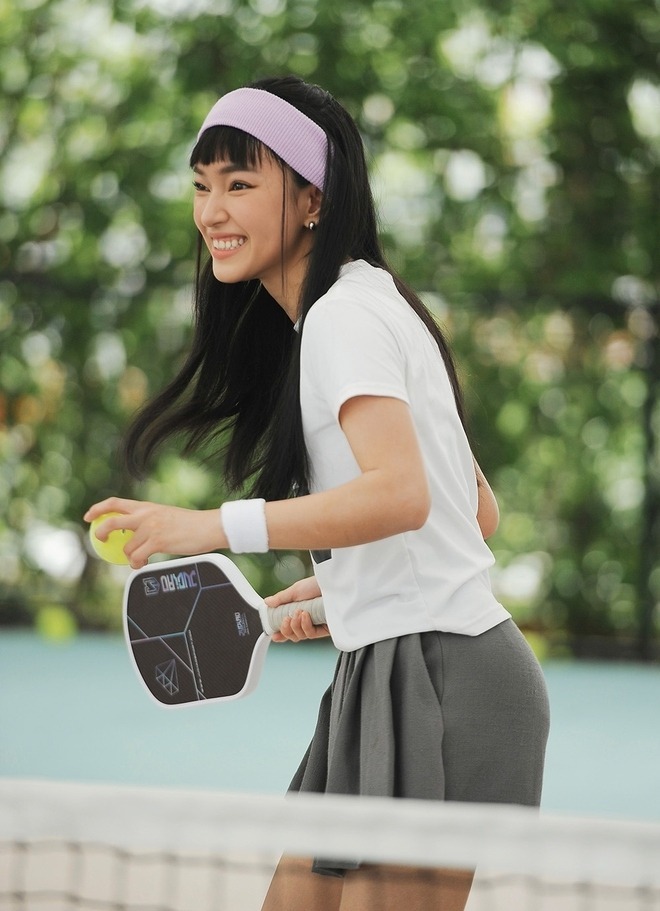 Sao nữ Việt đua nhau diện váy ngắn chơi pickleball