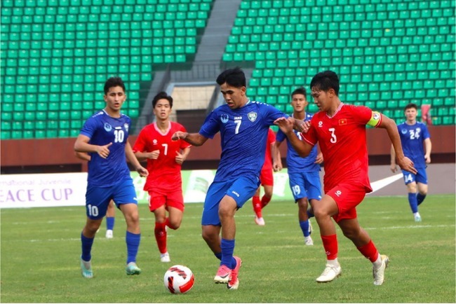 HLV Cristiano Roland nói gì sau khi U16 Việt Nam vùi dập U16 Uzbekistan?