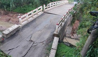 Vụ sập cầu ở Hòa Bình: Đề nghị phá dỡ, ngừng khai thác tránh nguy hiểm cho người và phương tiện