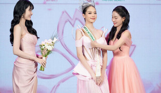 Vắng mặt tại lễ trao sash cho Hoa hậu Thanh Thủy, Phương Nhi tiếp tục 'ở ẩn'