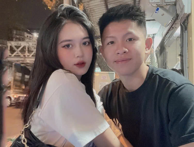 Bà xã hot girl 2K của hậu vệ Hà Nội FC sở hữu vẻ đẹp quyến rũ