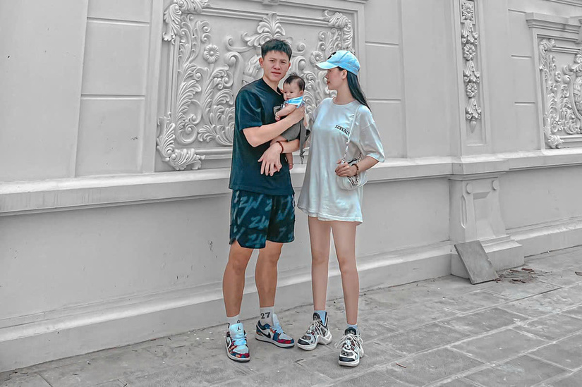 Bà xã hot girl 2K của hậu vệ Hà Nội FC sở hữu vẻ đẹp quyến rũ