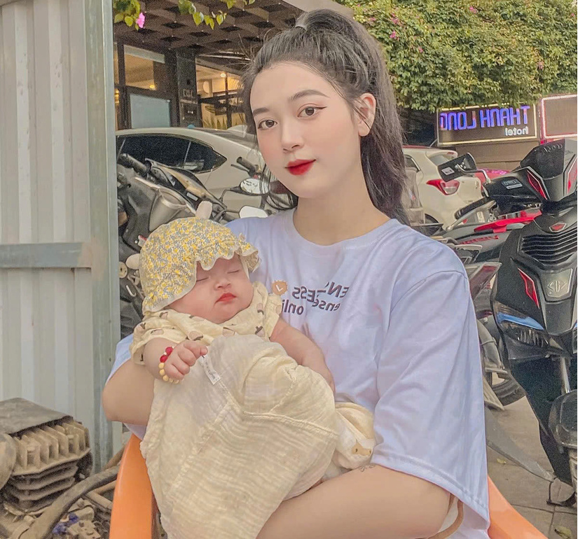 Bà xã hot girl 2K của hậu vệ Hà Nội FC sở hữu vẻ đẹp quyến rũ