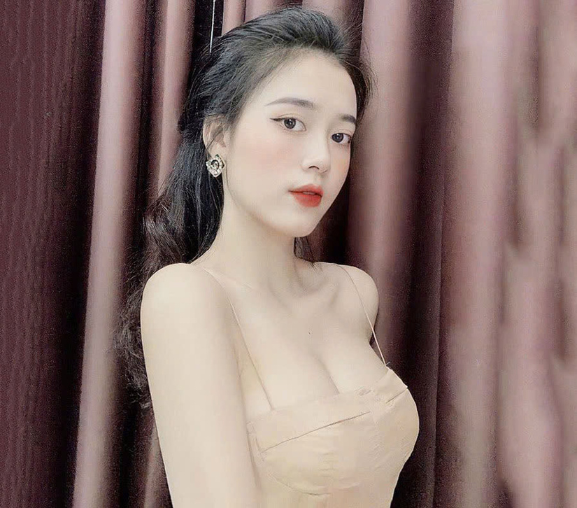 Bà xã hot girl 2K của hậu vệ Hà Nội FC sở hữu vẻ đẹp quyến rũ