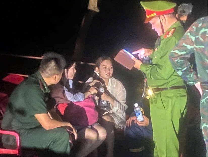 Giải cứu 2 nữ du khách bị lạc khi tham quan bán đảo Sơn Trà