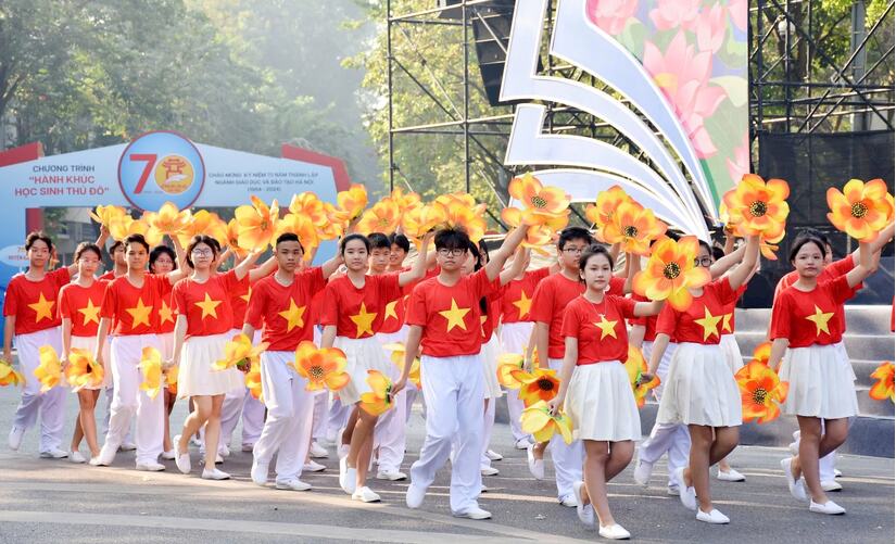 Gần 3.000 người tham gia chương trình 'Hành khúc học sinh Thủ đô'