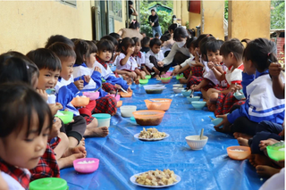 Ăm ắp yêu thương: Người cha, người mẹ thứ hai