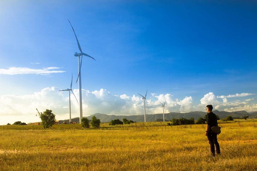 Đẹp mê mẩn cánh đồng điện gió Đắk Đoa đưa du khách "lạc trôi", ngỡ như đang ở đất nước Hà Lan