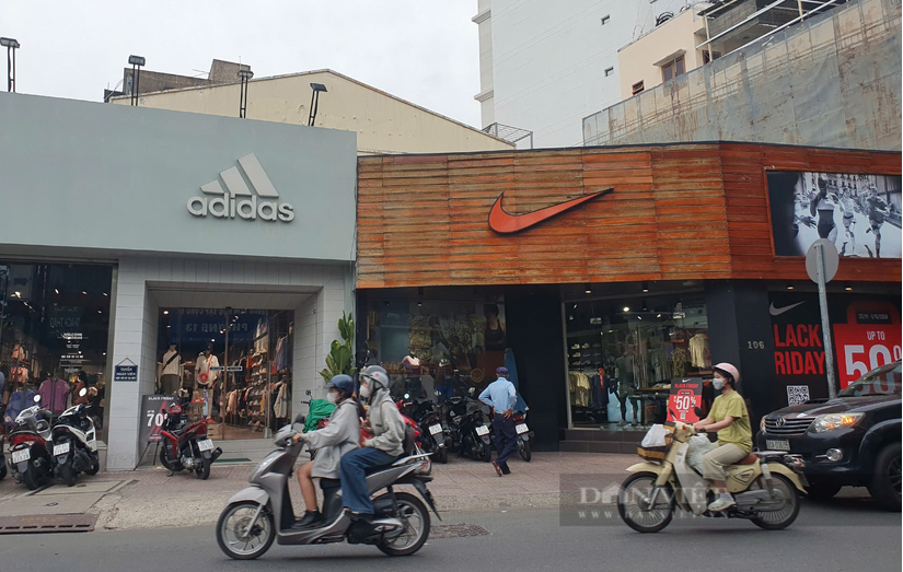 Cảnh tượng lạ Black Friday, nhiều cửa hàng không một bóng khách