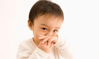 Phải làm gì khi trẻ bị nghẹt mũi nhưng không có nước mũi?