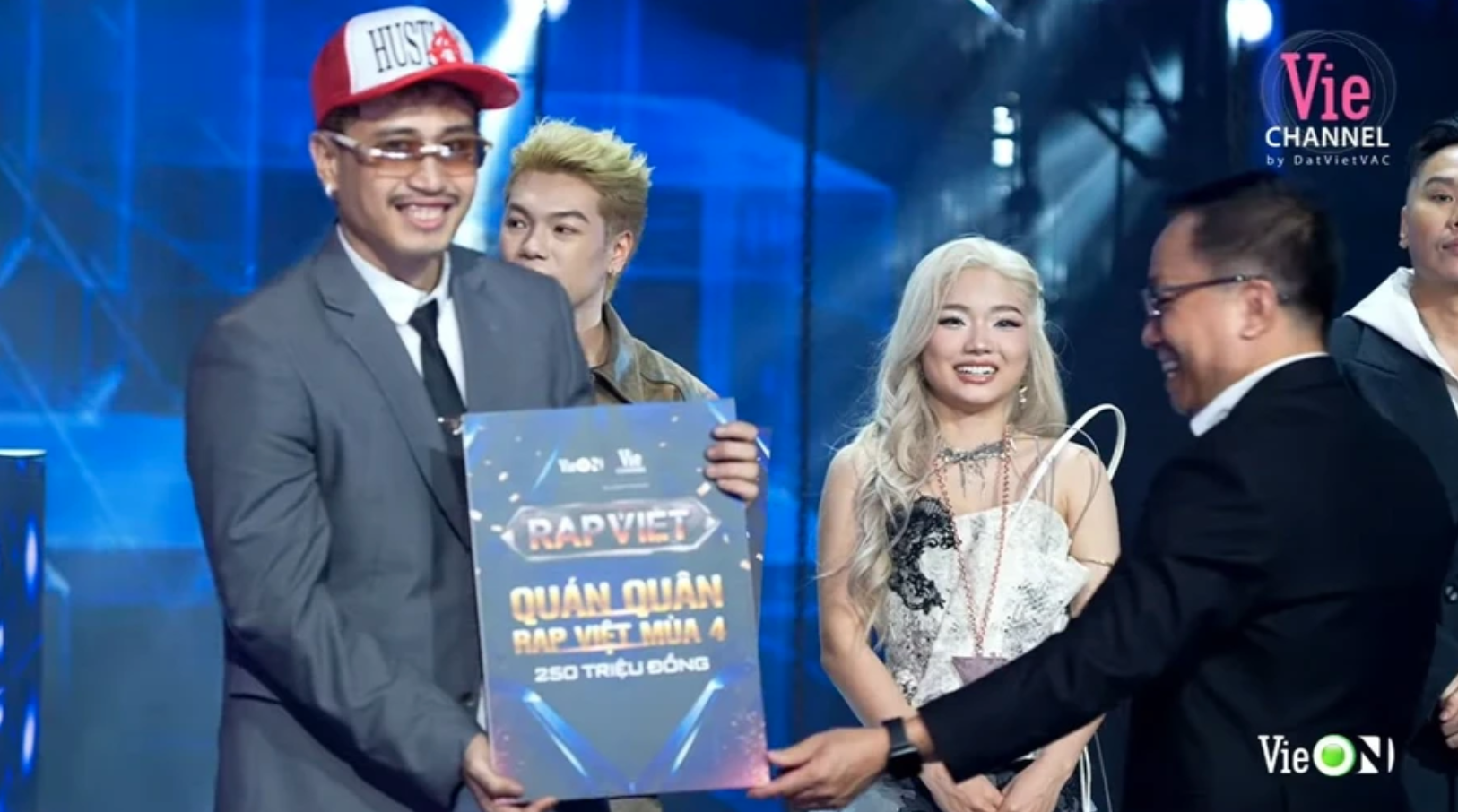 Robber Vn Raper Quán quân Rap Việt 2024 gọi tên Robber của Hustlang