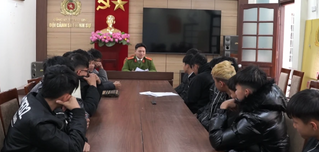 Công an triệu tập 2 nhóm thanh thiếu niên hỗn chiến trong đêm ở Quảng Ninh