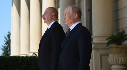 Ông Putin xin lỗi Tổng thống Azerbaijan Aliyev về vụ tai nạn máy bay AZAL