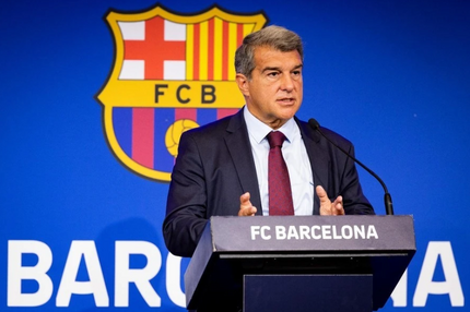 Chủ tịch Laporta của Barca bị đề nghị từ chức