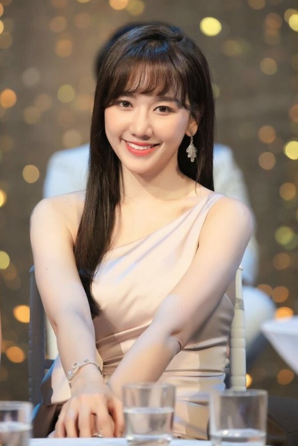 Những mỹ nhân hàng đầu showbiz Việt từng vượt qua căn bệnh ung thư