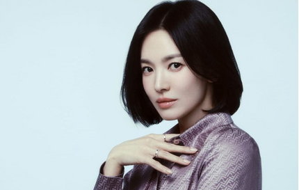 Song Hye Kyo dành 6 tháng tập hút thuốc