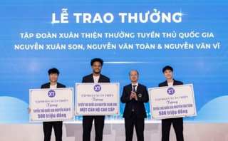 Xuân Son, Văn Toàn nhận thưởng lớn từ bầu Thiện