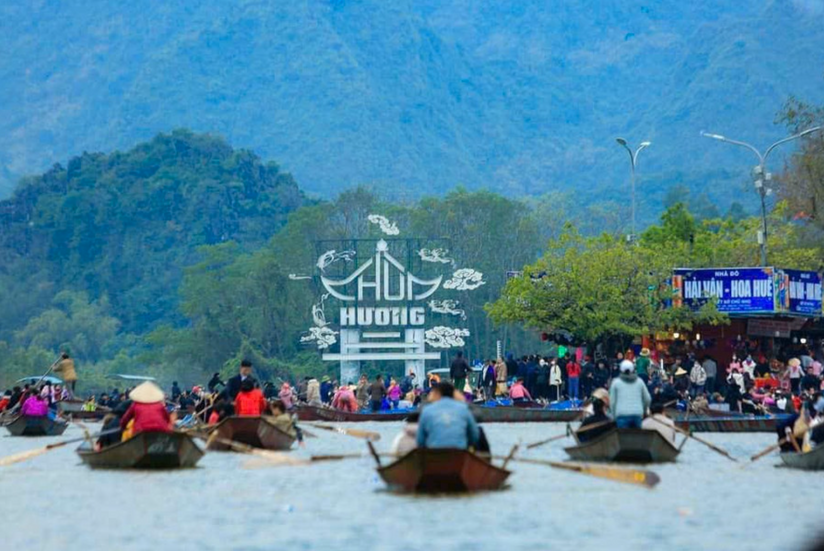 Chùa Hương đón hơn 5,6 vạn du khách trước ngày khai hội
