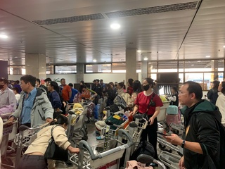 Giá vé máy bay đến TP.HCM trước Rằm tháng Giêng vẫn cao chót vót