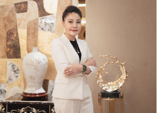 Bà chủ Nhật Nam, vợ ca sĩ Khánh Phương bị cáo buộc lừa hơn 9.113 tỷ đồng của 26.000 nhà đầu tư