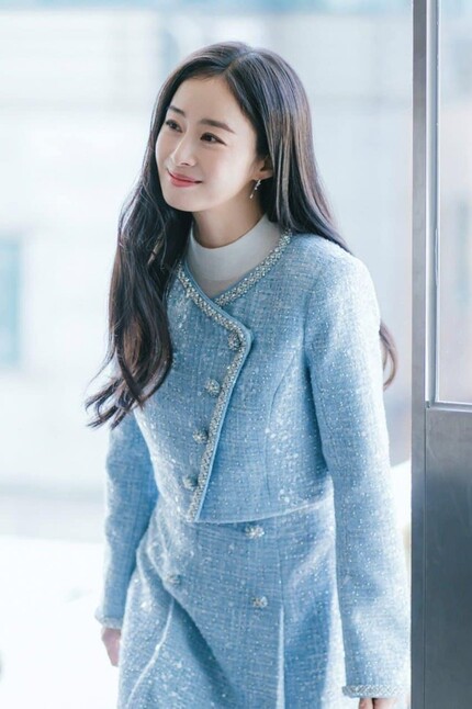 Kim Tae Hee bị nhóm cướp có súng tấn công, nhốt vào phòng tắm