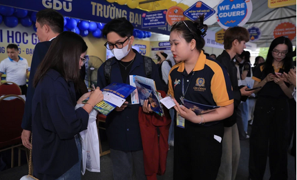 Nhiều trường đại học tăng học phí: Cách nào giảm gánh nặng cho người học?