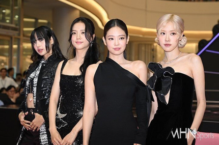 Chuyến lưu diễn của BLACKPINK 'mất tích' khỏi trang web của YG Entertainment?