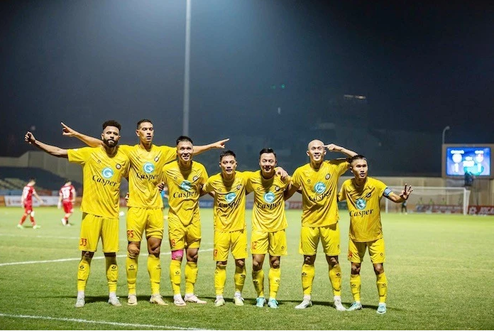Trọng tài FIFA Thái Lan, Malaysia điều hành vòng 19 V-League