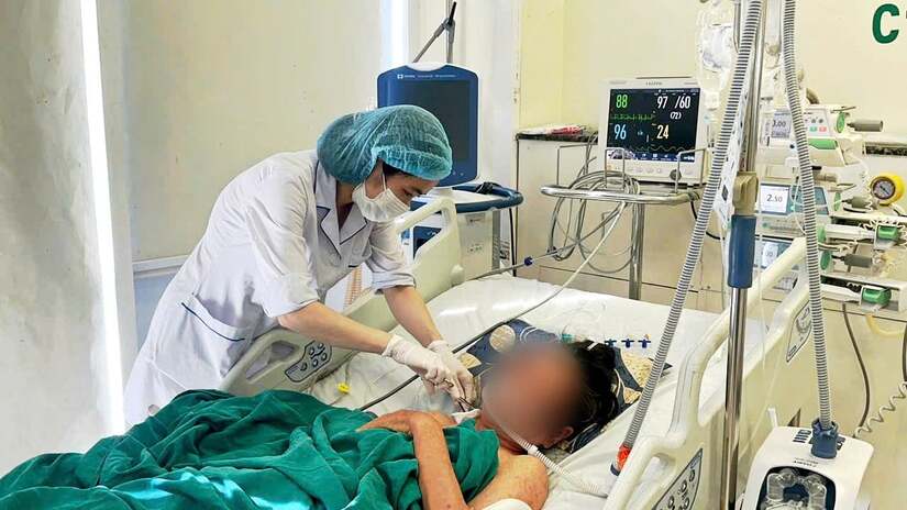 Biến chứng sởi, không ít người lớn suy hô hấp cấp, nguy kịch