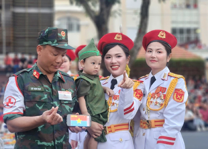 Quân đội Trung Quốc, Lào, Campuchia cùng tham gia sơ duyệt diễu binh tại TPHCM