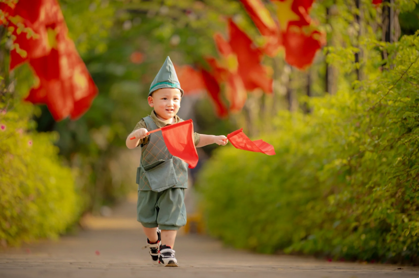 Tinh thần yêu nước "nhuộm đỏ" mạng xã hội dịp 30/4