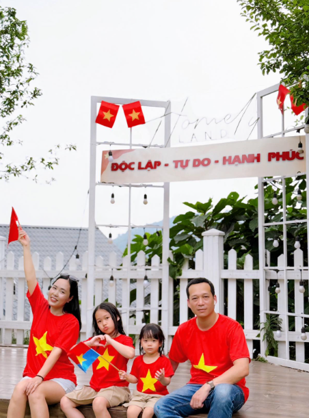 Tinh thần yêu nước "nhuộm đỏ" mạng xã hội dịp 30/4