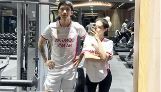 Đoàn Văn Hậu báo tin vui với HLV Kim Sang-sik