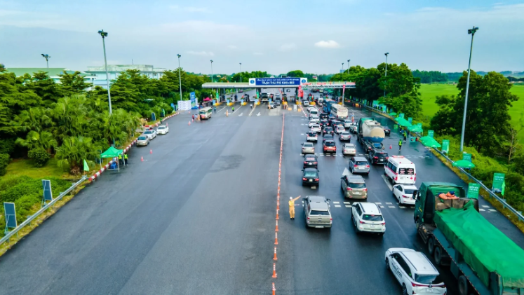 Nóng: Bộ Xây dựng "chốt" phương án thu phí 5 tuyến cao tốc, thời gian 7 năm