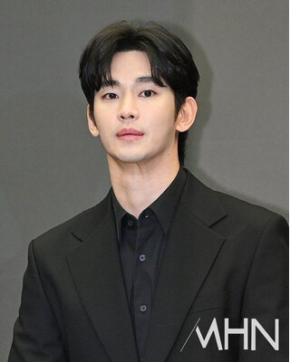 Kim Soo Hyun bỏ túi hàng chục triệu USD sau bê bối tình ái