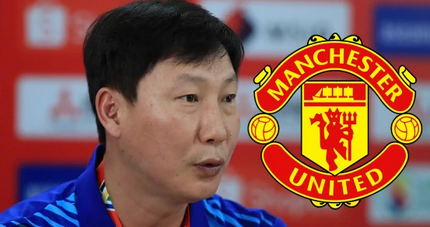 Malaysia làm khó HLV Kim Sang-sik trận gặp Man United