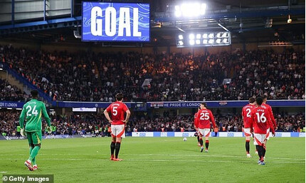 Fernandes sánh ngang Ronaldo, Man Utd tệ chưa từng có