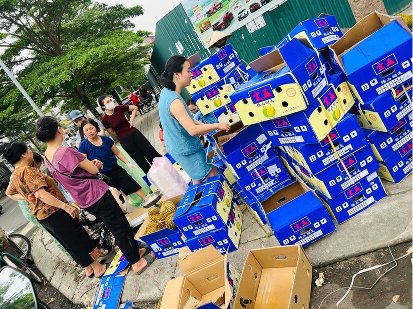 Nỗi lo sầu riêng 'quay đầu' bán phá giá, tràn vỉa hè