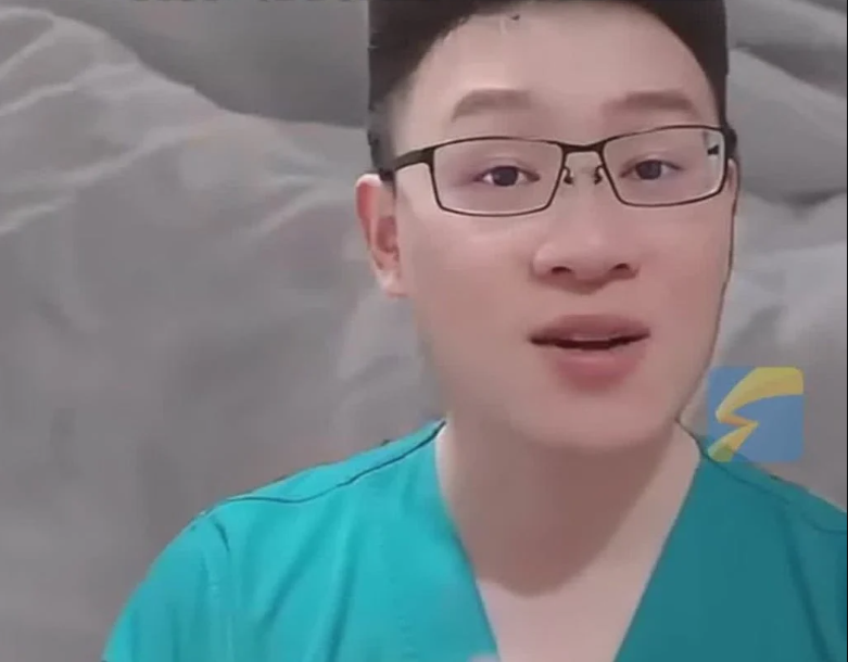 Hài hước lời khuyên phụ nữ mệt mỏi, thiếu máu nên... ngắm trai 6 múi để giảm stress