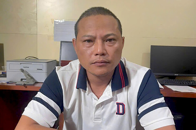 Phá ổ nhóm đánh bạc giữa rừng cao su