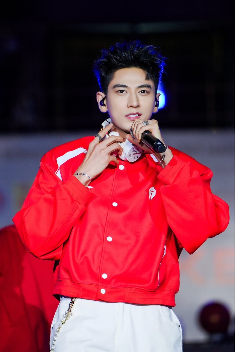 Concert Anh trai "say hi" tổ chức ở Mỹ với giá vé 65 triệu đồng?