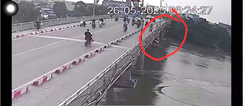 Cô giáo Thể dục dũng cảm lao xuống sông cứu học sinh nhảy cầu