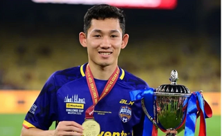  Hai Long nói gì về màn trình diễn ấn tượng trước Man United?